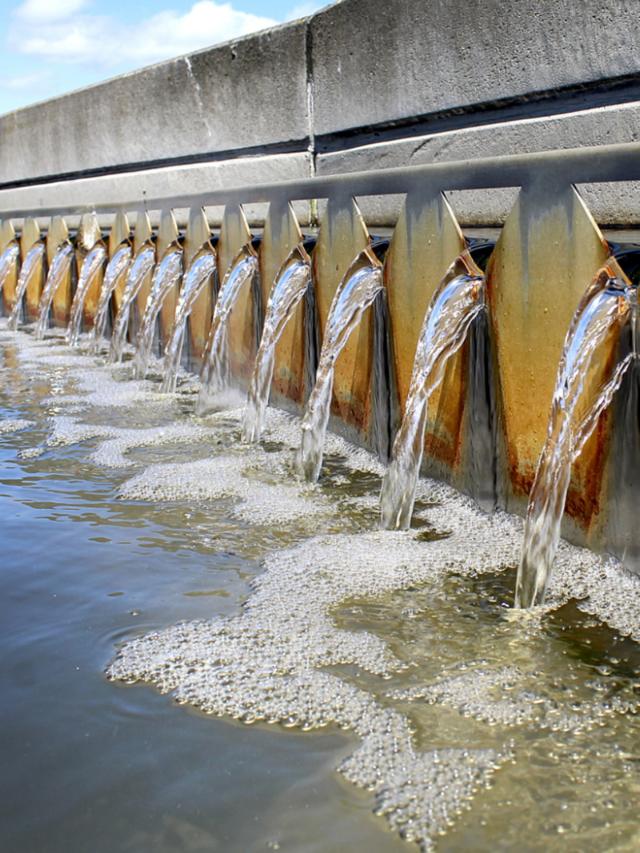 Restprodukt fra vandværket kan løse problem i spildevandsrør