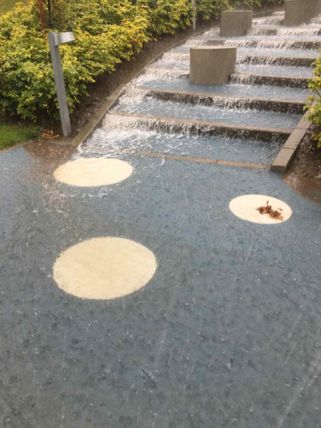 Vandtrappen i Ry fotograferet i voldsomt regnvejr